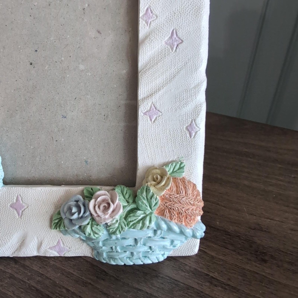Kitten Yarn Picture Frame Cream 3D Sculpted Resin Pastel Kitty Crochet Knit Cat - Picture 3 of 8